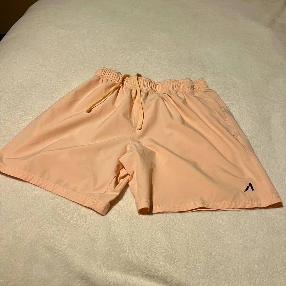 #147. Alive Men's Athletic Shorts W/ Pockets Peach Size Medium